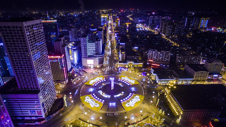 鞍山，钢铁之城的蓬勃发展及其面临的挑战